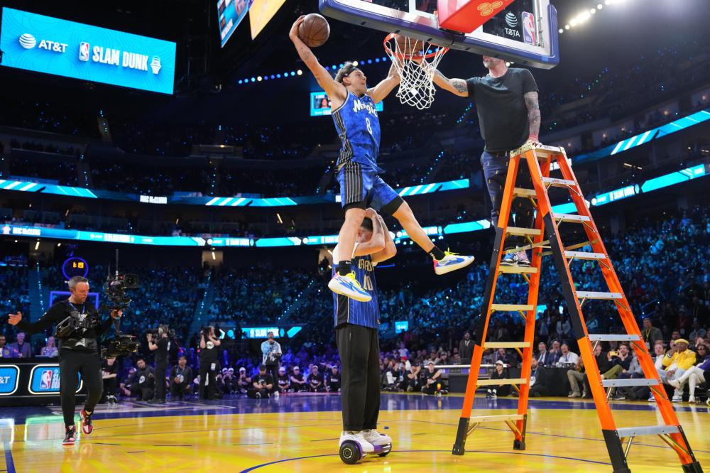 更暴露了亚 更暴露了亚