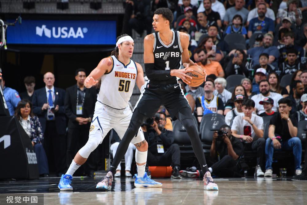 己的自信 己的自信