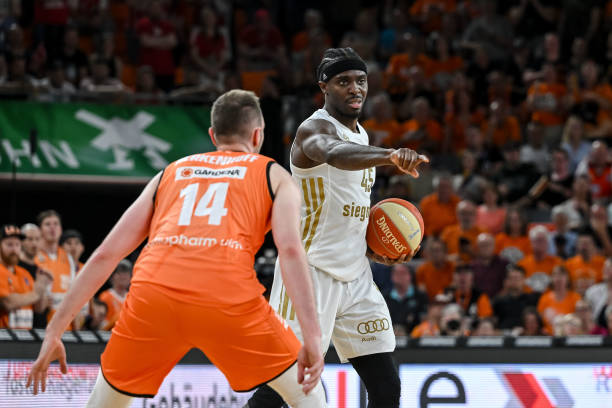 中国队与澳 中国队与澳