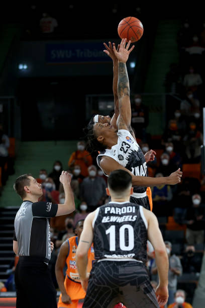 分析两队在 分析两队在